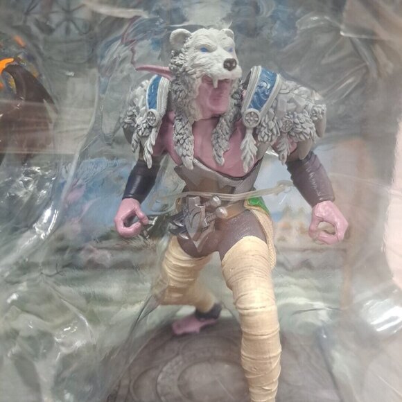 NIB McFarlane Blizzard WOW World of Warcraft Elf Druid and Elf Rogue Figures - Picture 2 of 6